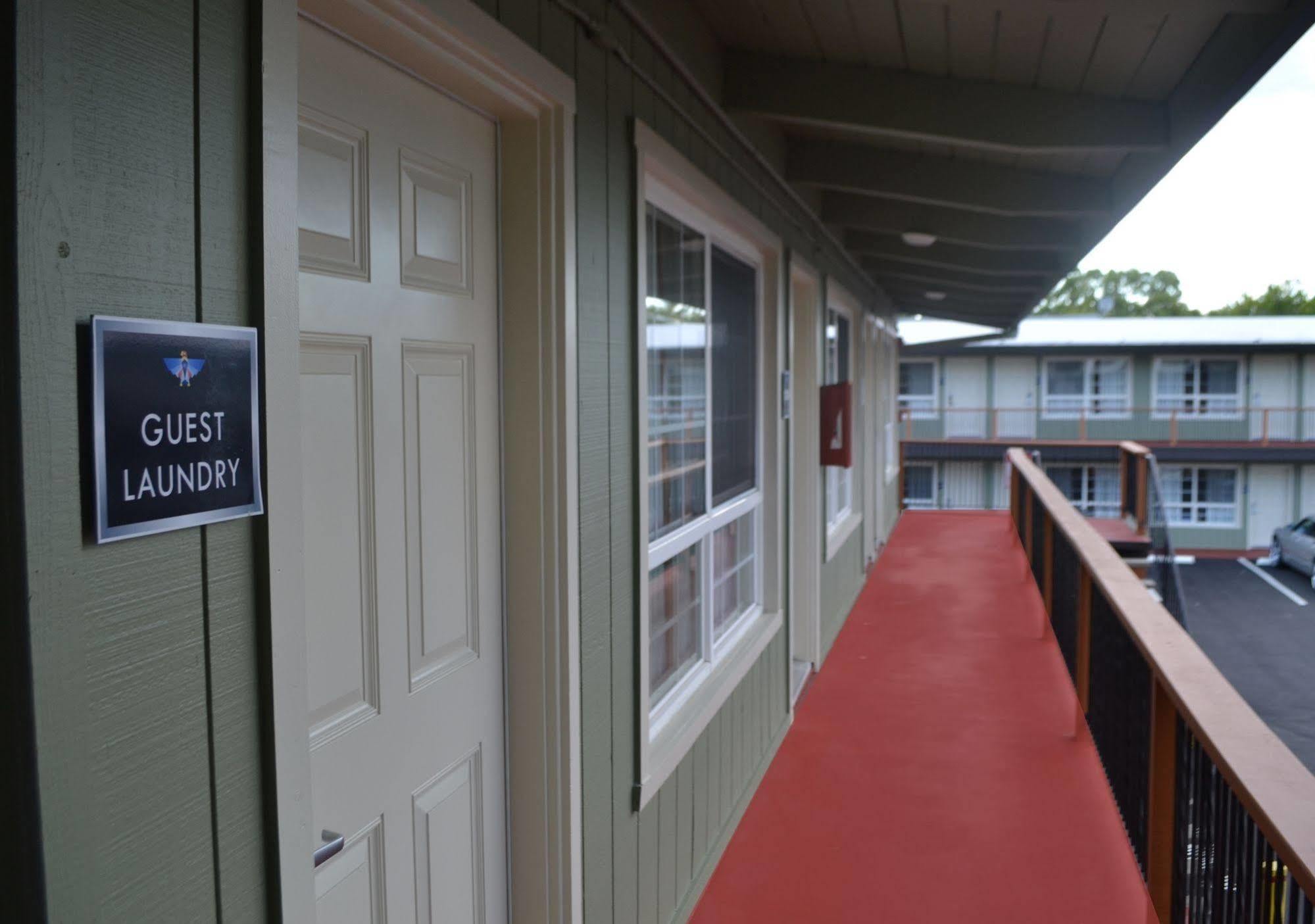 Thunderbird Lodge เรดดิ้ง ภายนอก รูปภาพ